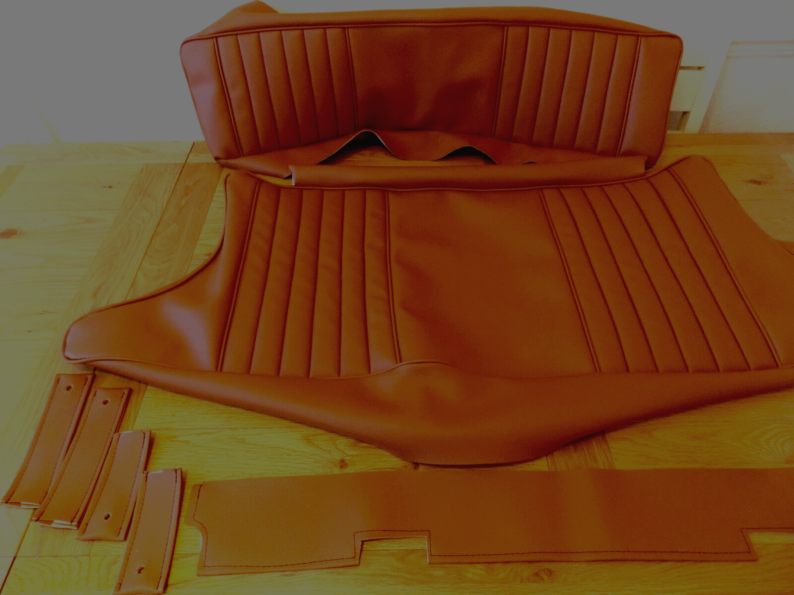 mgb gt rear seat covers in new ALL black vinyl.Fits 1970 to 1981 or