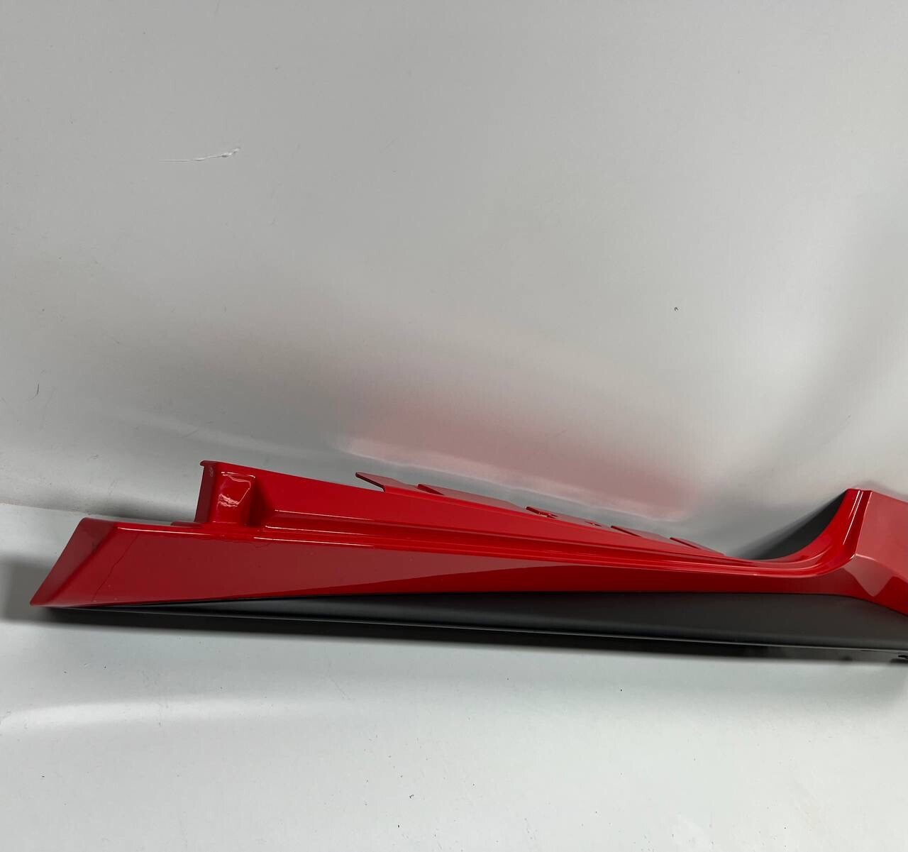 2016 2017 2018 2019 2020 FERRARI 488 GTB SPIDER LEFT DRIVER SKIRT ROCKER MOLDING