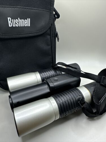 Bushnell Imageview 8x30 367 ft 1000 yds Digital Binoculars - Picture 2 of 6