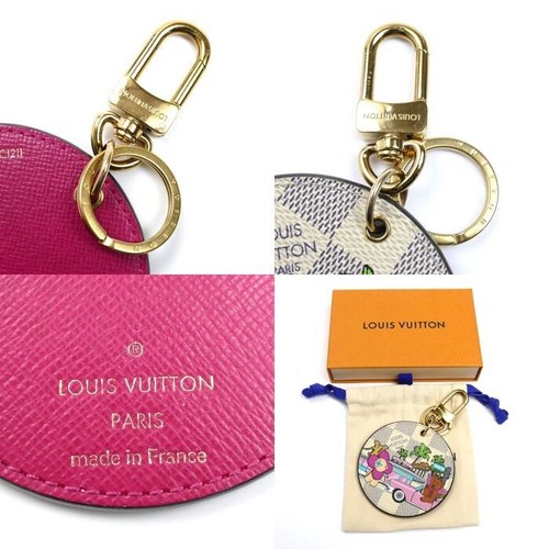 LOUIS VUITTON Keychain Illustre Vivienne Holiday Charm White Multicolor - Picture 2 of 4