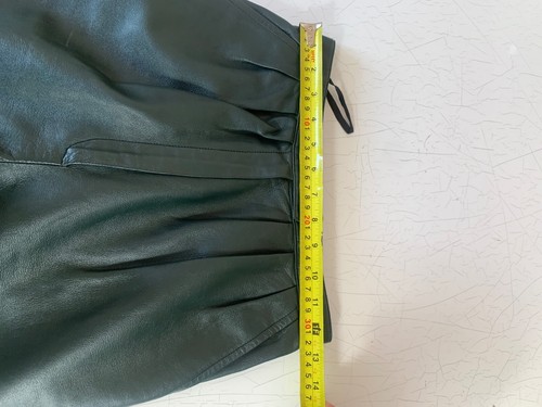 Vintage ladies green leather trousers, front pleats, lined, pockets, size 6, - Picture 5 of 7