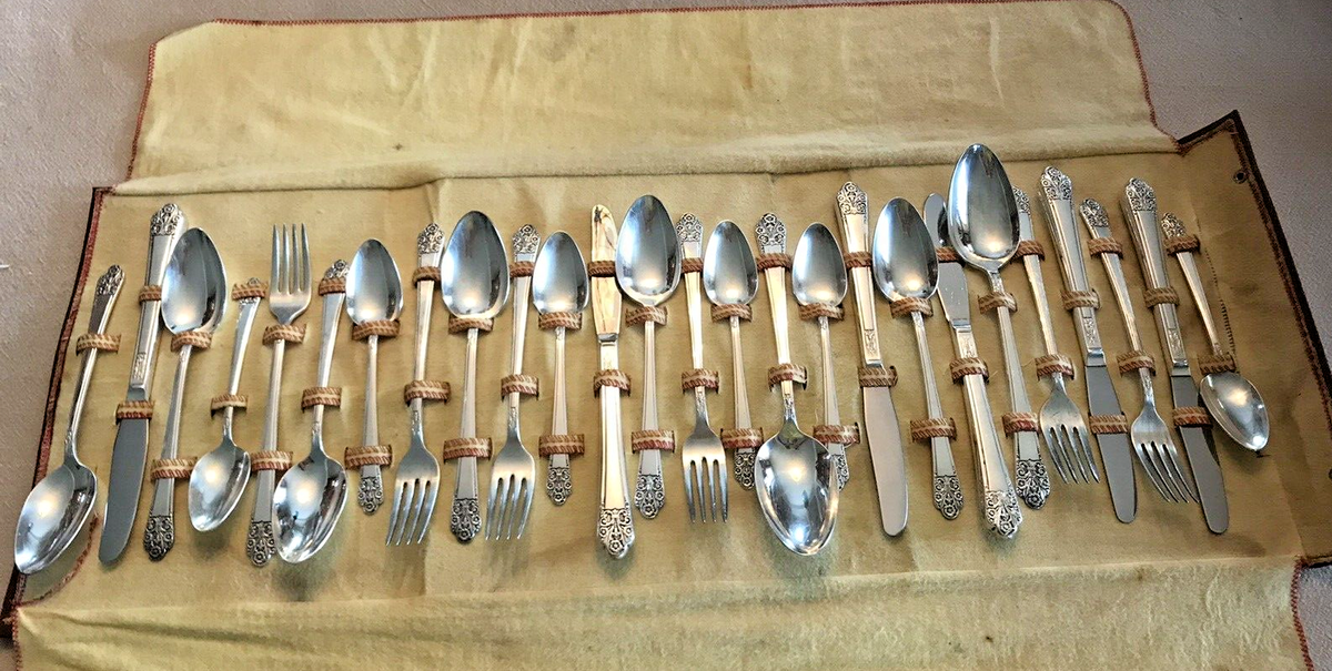 Rogers Deluxe Plate Original Rogers Precious 26-Piece Flatware