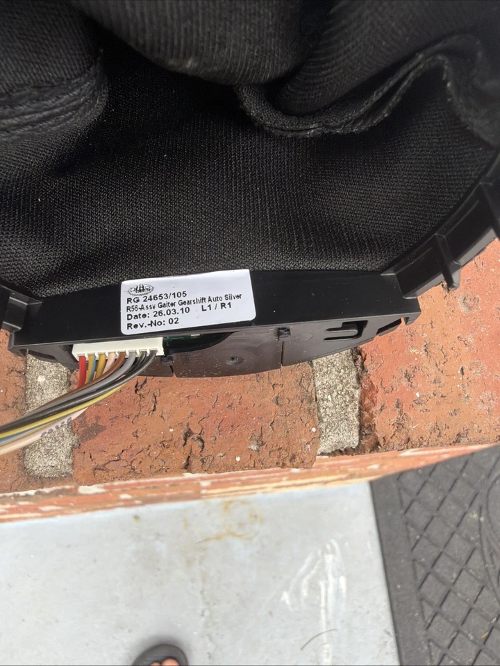 MINI COPPER S AUTOMATIC GEAR SHIFT SELECTOR BOOT RG 24653/105 MINI COPPER OEM🟠 - Image 4 of 4