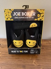Joe Boxer Ladies Slippers Hat Gift Set Smiley Face Black Yellow Size 8-9 NEW