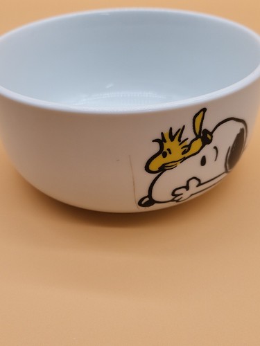 Peanuts New Zrike Snoopy & Woodstock 5.25" Bowl With Pressure Relief Lid - Picture 9 of 15