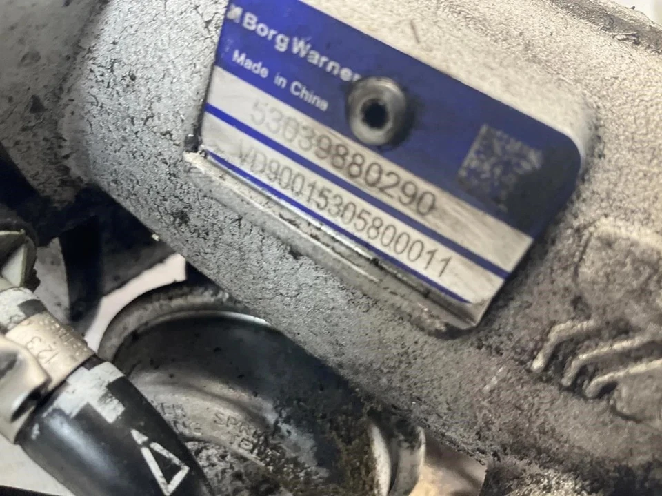 Volkswagen Passat 2008-2010 colector de escape de 2,0 L con turbocompresor Foto 3 de 4