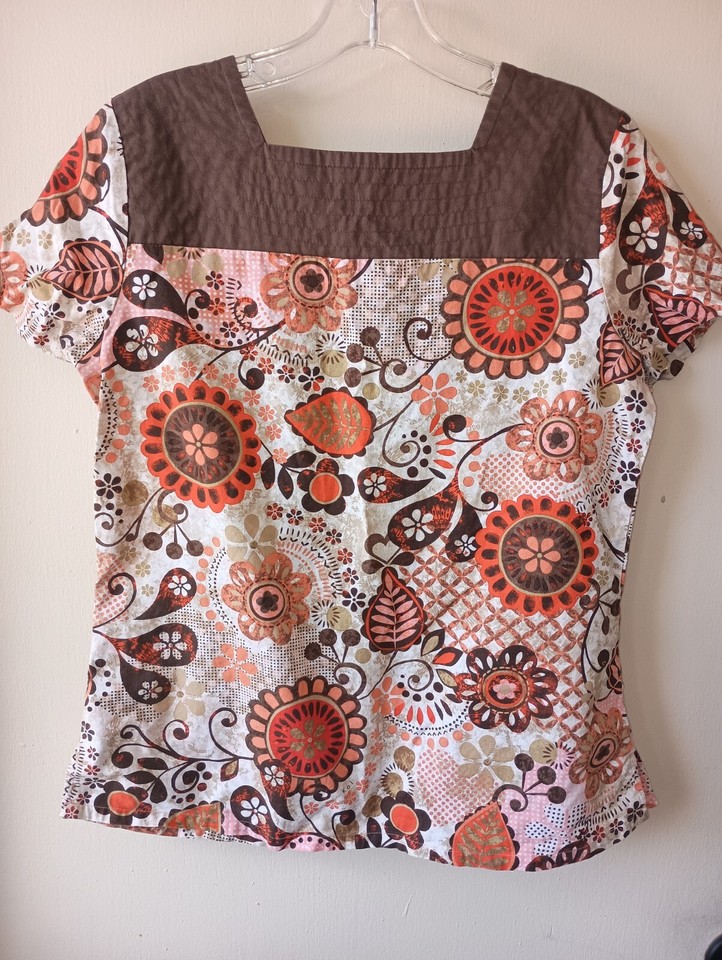 Koi Scrub Top Women Size Small Fitted Top In Fall Colors By Kathy