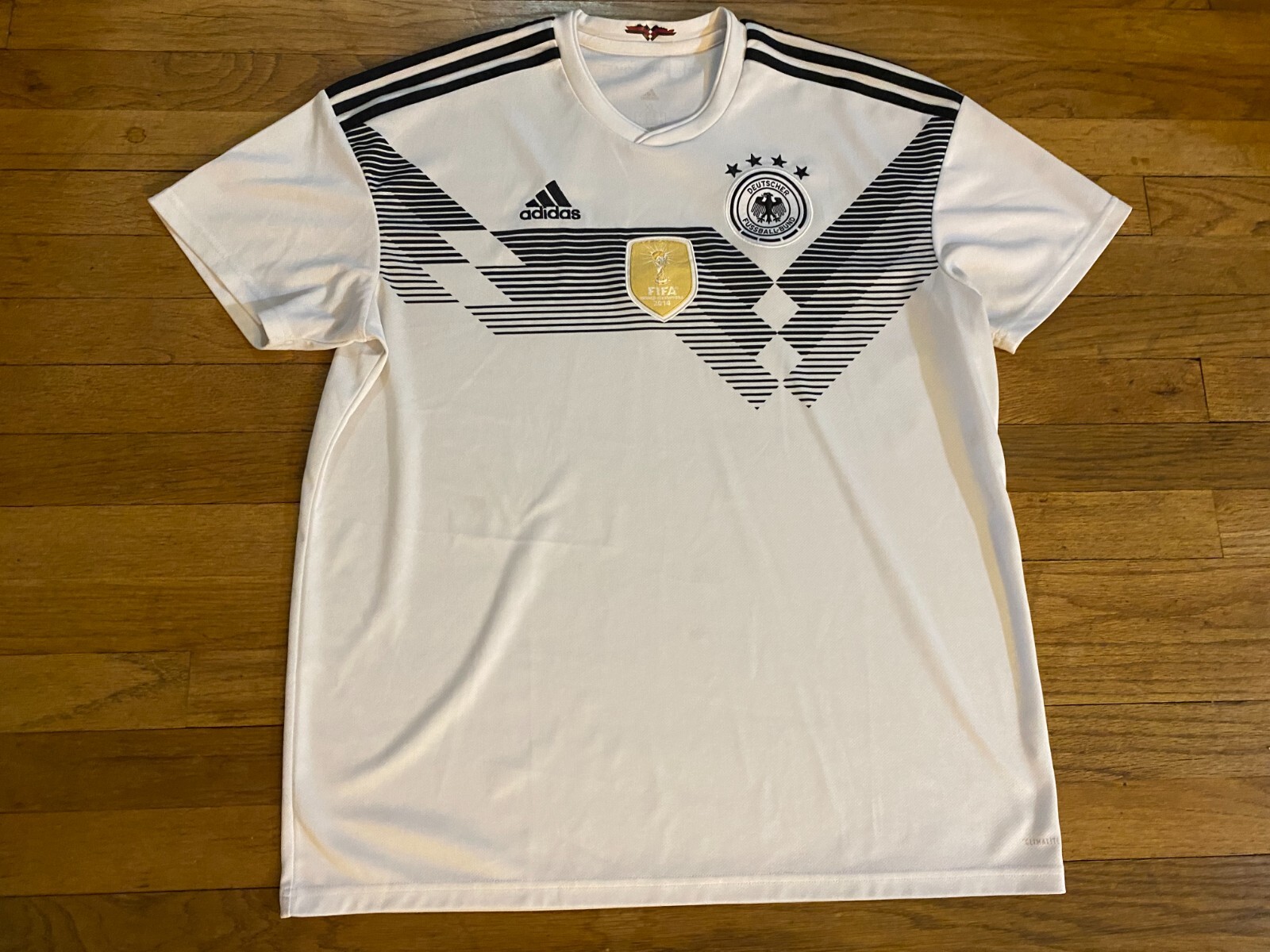 GERMANY FOOTBALL WORLD CUP 2014 VINTAGE RARE JERSEY ADIDAS XL WHITE GOLD CREST