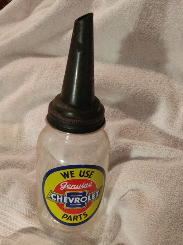 GENUINE CHEVROLET PARTS OIL BOTTLE W/ SPOUT