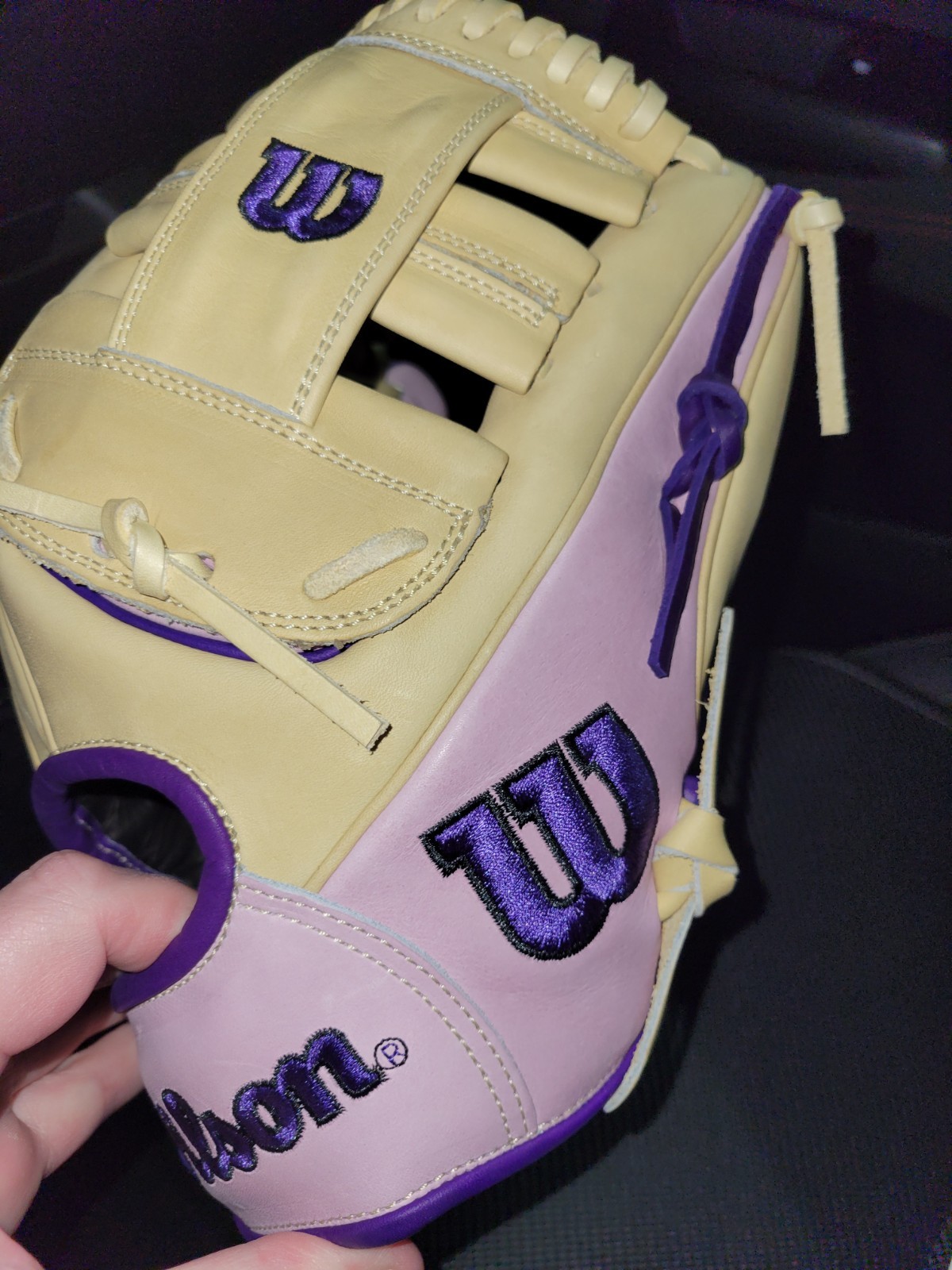 New Wilson A2000 G4 11.5 IN Infielders Baseball Glove