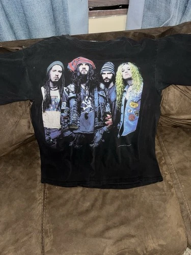 This Is A Vintage White Zombie Concert T-shirt Size XL 1990s vintage concert t-shirt, vintage, size XL, single stitch, B+ condition