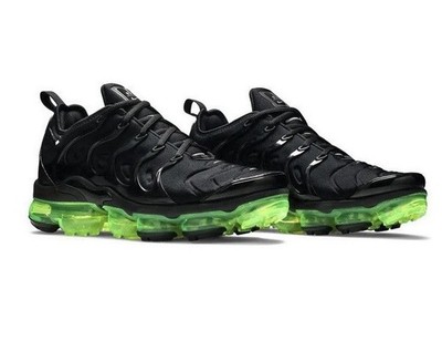 Nike Vapormax  TN Plus  Black Volt  Men s Size 12.5