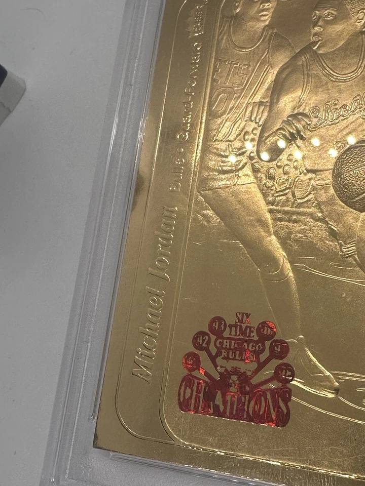 1997 FLEER 23KT GOLD MICHEAL JORDAN 6 TIME CHAMPION PSA 5 /4525 - Imagem 4 de 4