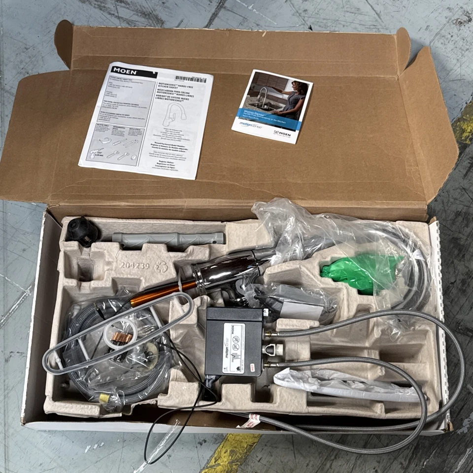 Grifo de cocina abatible con un solo mango Moen Brantford 7185C - Cromo Foto 3 de 4