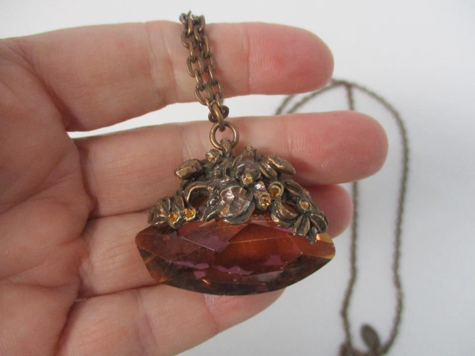 签名 CLARA KASAVINA 手工链式项链 带大号 SWAROVSKI 水晶钱包 — 第 2/4 张图片