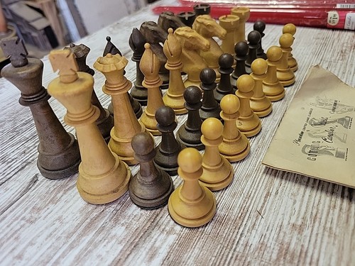 Vintage PLEASANTIME Cavalier CHESS Set WOOD PIECES - 3.5" King - No Board No Box - Picture 2 of 7
