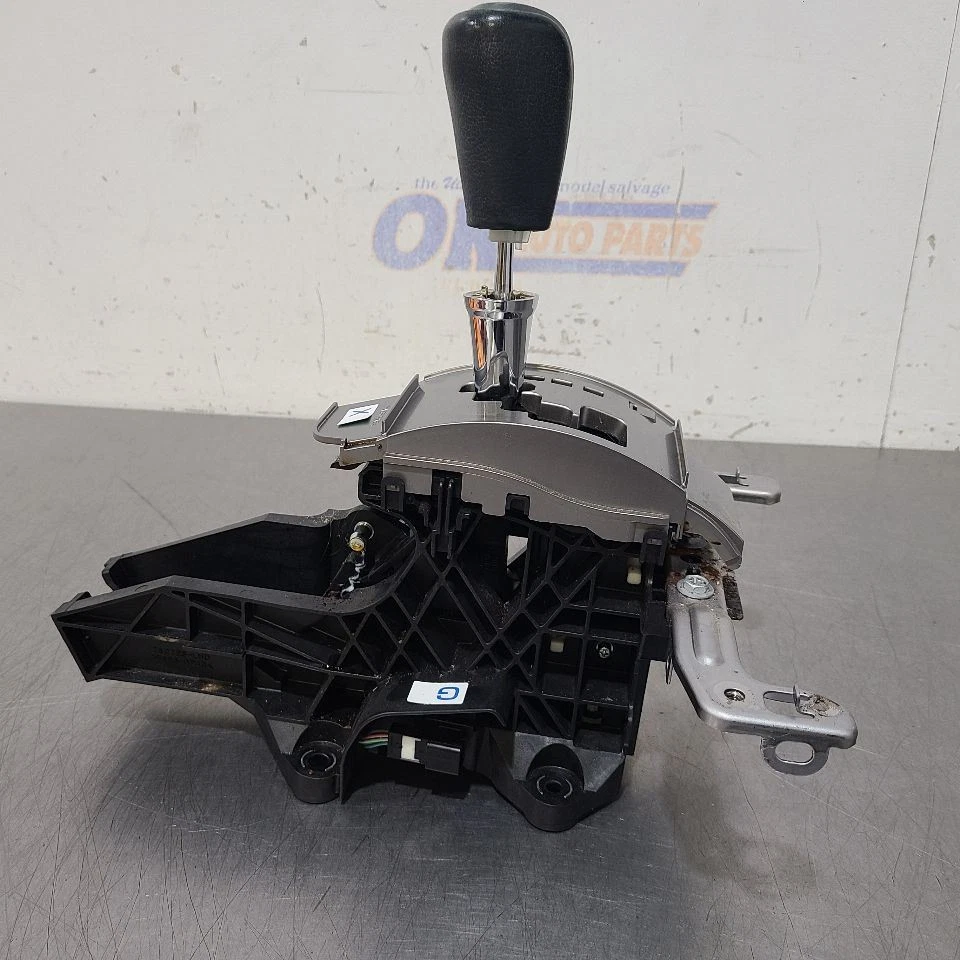 18 2018 TOYOTA 4 RUNNER AUTOMATIC TRANSMISSION SHIFTER ASSEMBLY - Image 2 of 4