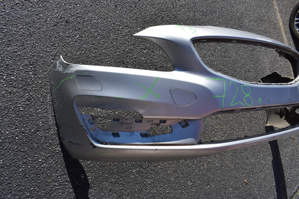Parachoques delantero OEM 2014-2018 Volvo S60 sin diseño R sin sensores Foto 2 de 4