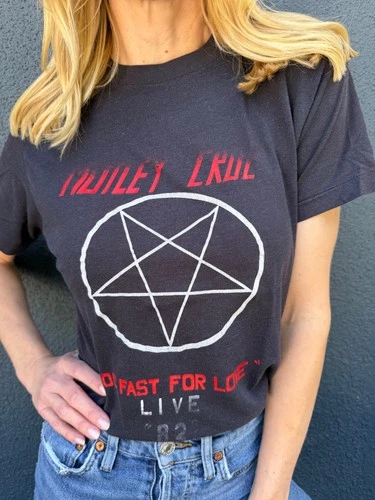 VINTAGE 80s MOTLEY CRUE "TOO FAST FOR LOVE" ALBUM T-SHI 1980s vintage concert t-shirt, vintage, single stitch, B+ condition