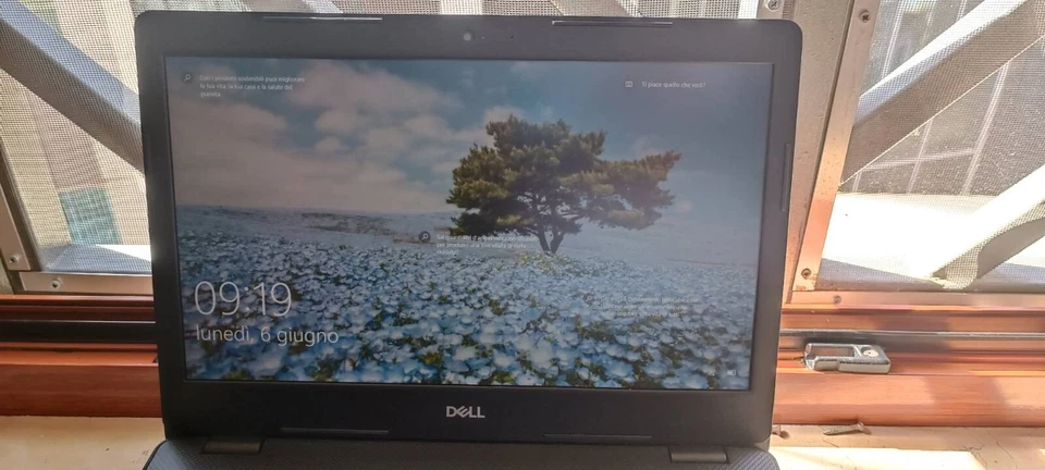 Dell Vostro 3490 14" i5-10210U 8GB DDR4 256GB SSD Windows 10 Pro Laptop - Immagine 3 di 4