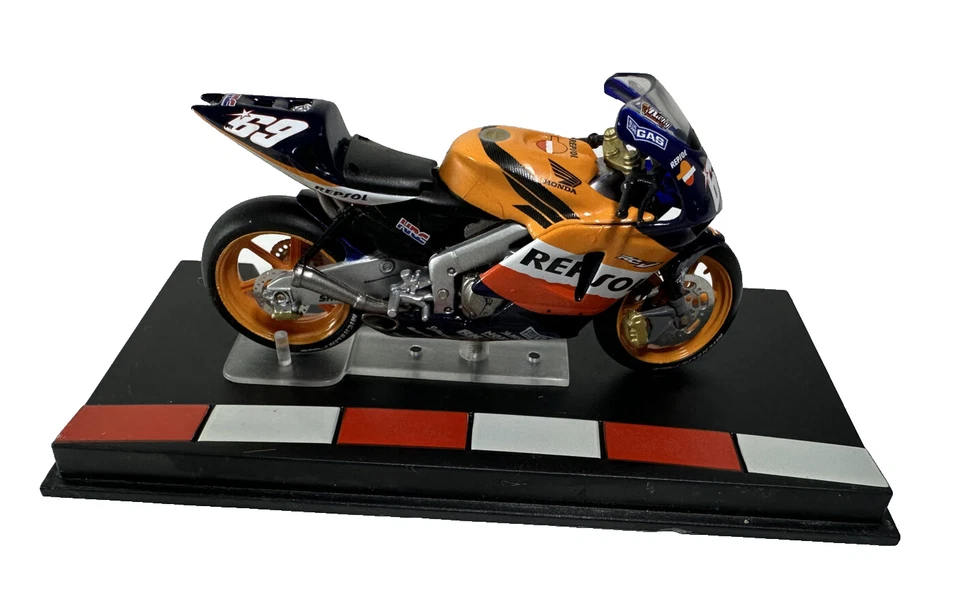 MODELLINO MOTO DIECAST HONDA RC211V NICKY HAIDEN 2004 1/24 - Immagine 4 di 4