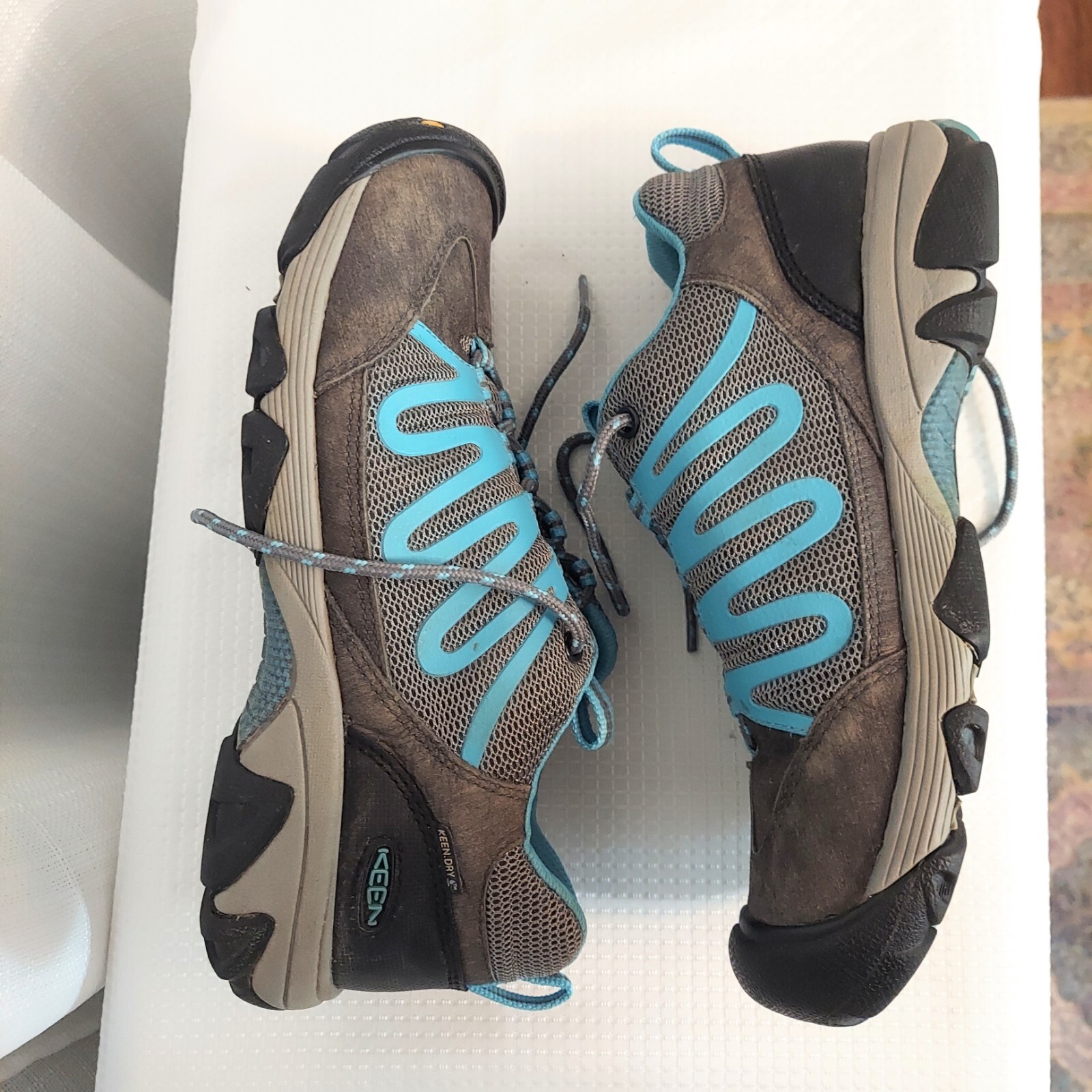 Scarpe da trekking Keen Catalogo taglia 9 stringate top basse 1008830 grigie all'aperto