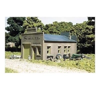 DESIGN PRESERVATION MODELS HO KIT DPM Schultz's Garage (US IMPORT)