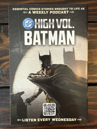 DC Comic Book: Immortal Legend Batman #1 (2025) 1:25 Incentive Cover -Top Loader - Picture 7 of 12