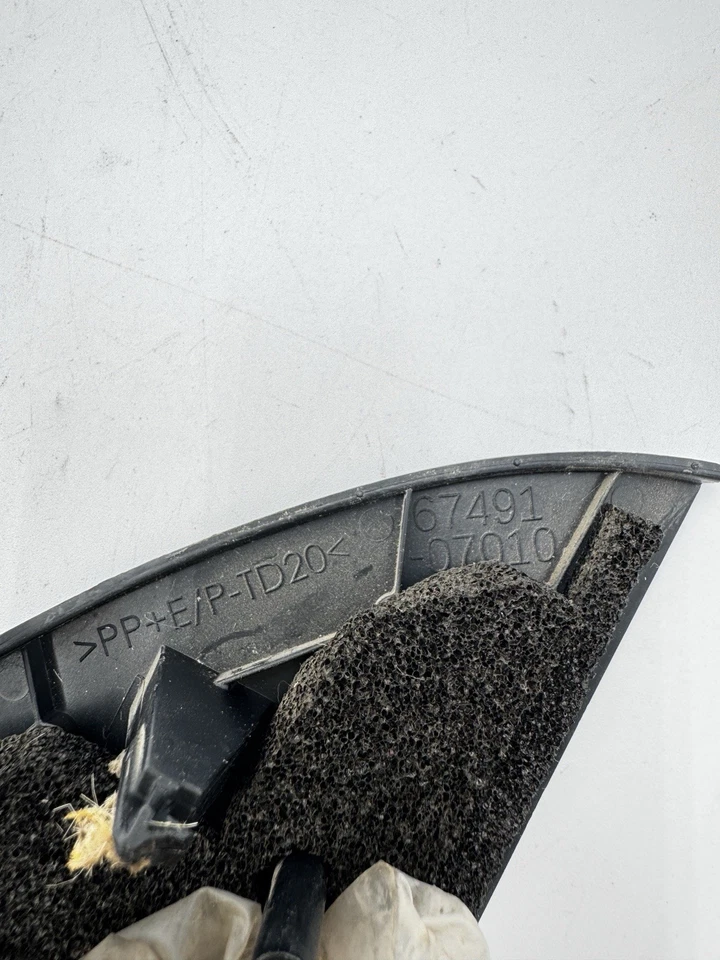 2013 - 2018 TOYOTA AVALON FRONT RIGHT Corner Trim OEM 67491-07010 - Image 4 of 4