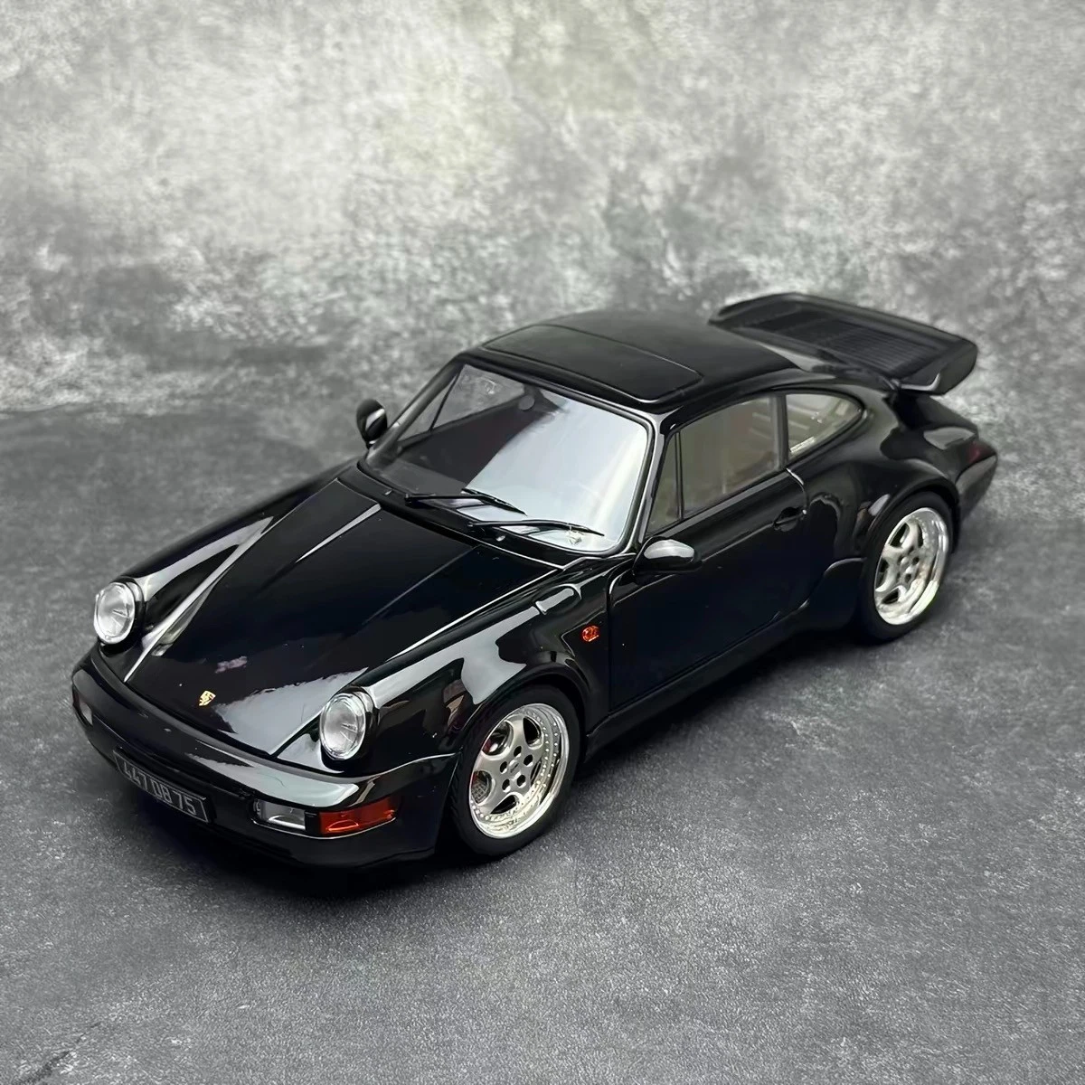 NOREV 1:18 Porsche 911 Turbo 3.6 1994 Die-cast model car with fully opening d