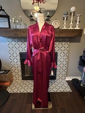 Oscar de la Renta Vintage Pink Label Robe. Size Large With tags. Color Fuchsia