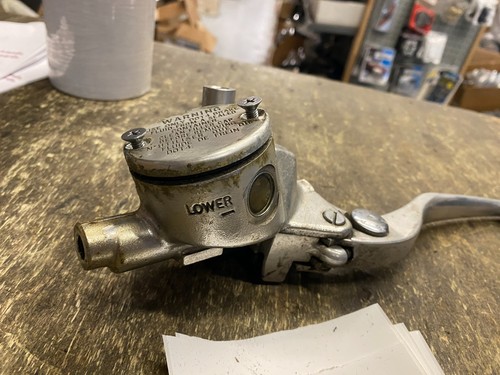 VN1500 Classic HYDRAULIC CLUTCH MASTER CYLINDER LEVER OEM FRONT BRAKE KAWASAKI - Picture 2 of 9