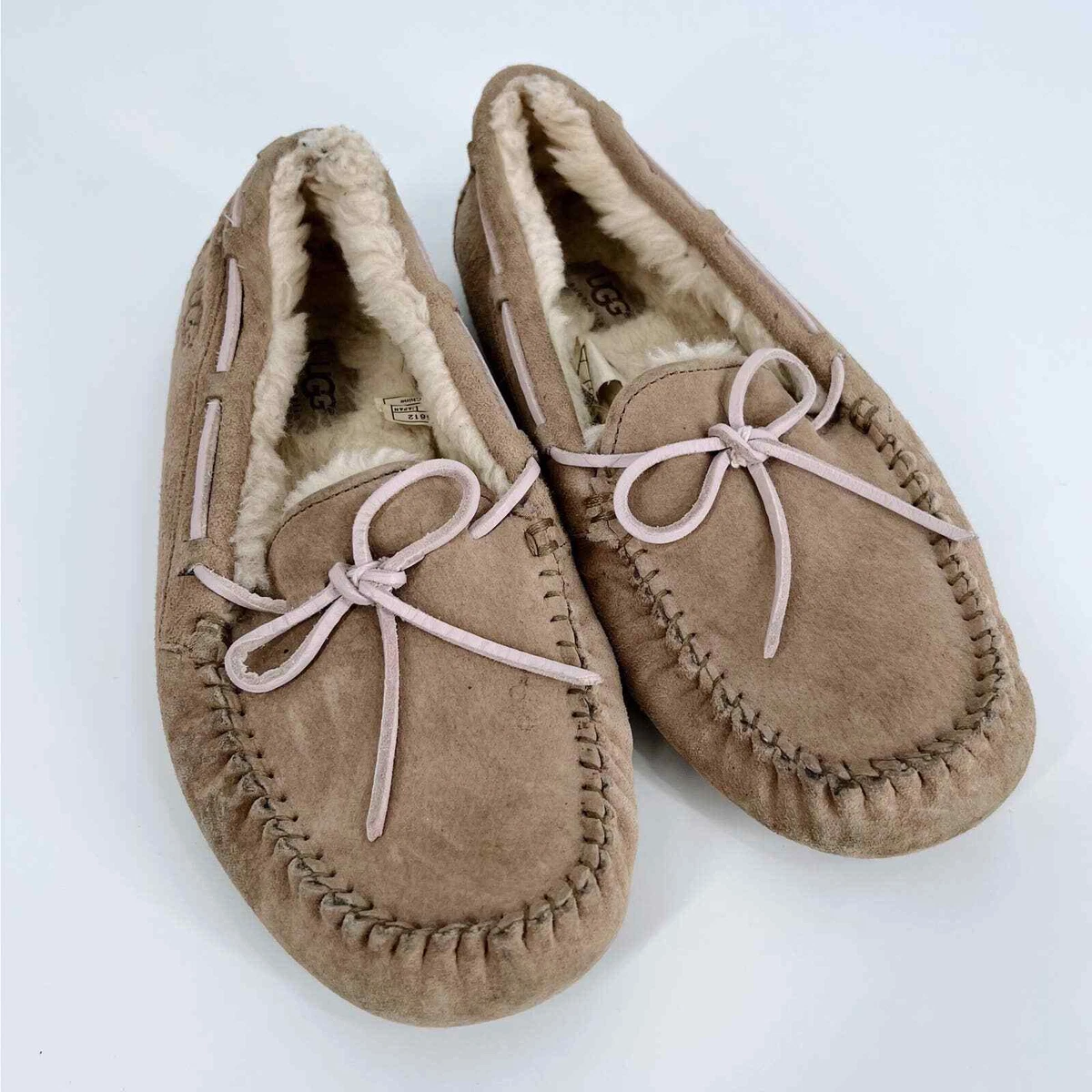 Uggs dakota slippers size 8 sale