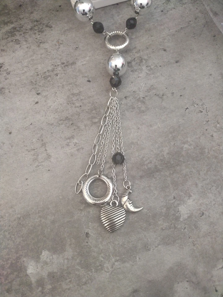 Collar Eclipse Total del Corazón con Pendientes a Juego Paparazzi Blockbuster  Foto 3 de 4