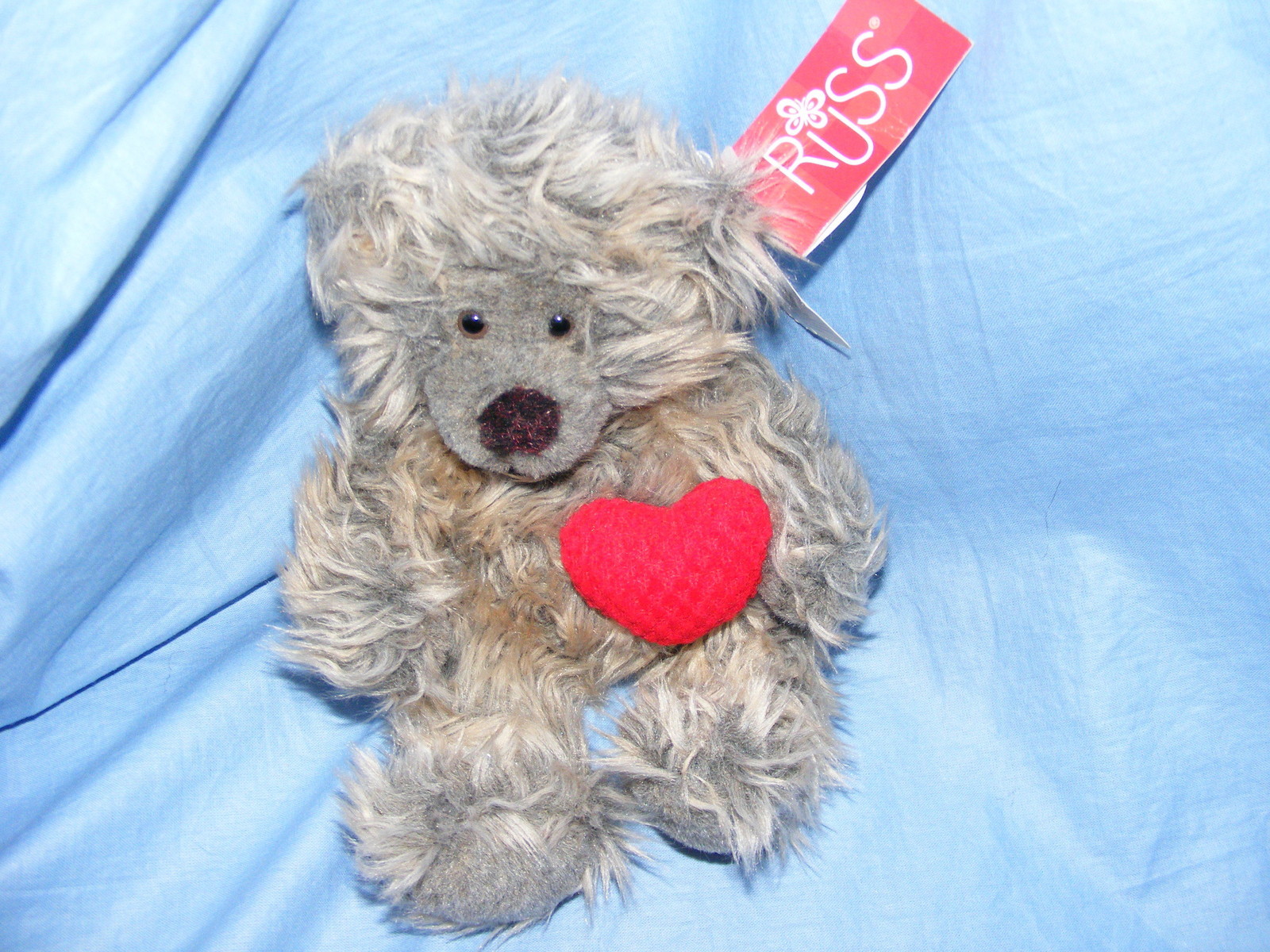 Russ Berrie Teddy Bear Smooches 4947 Collectable RARE Bear With Heart Present