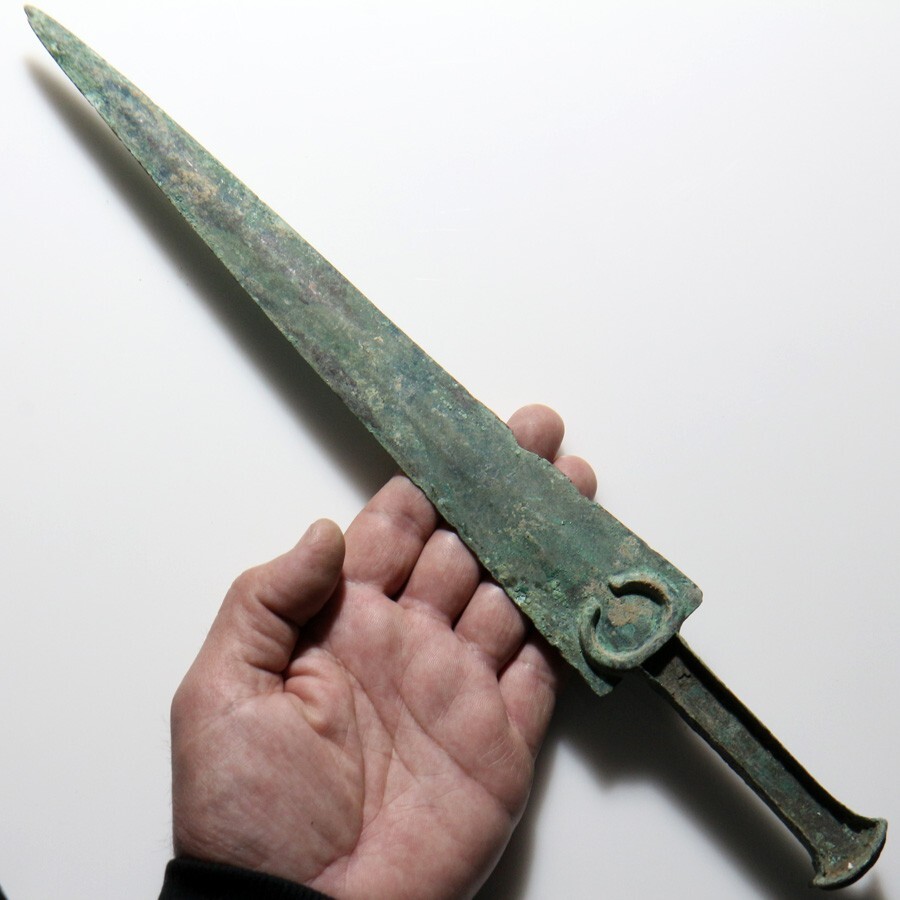 A PERFECTBRONZE AGE ANCIENT GREEK BRONZE SWORD CIRCA 25001500 BC eBay