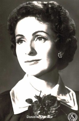 Danielle Darrieux     **    Original-Kolibri- Postkarte Postcard * N 150 l