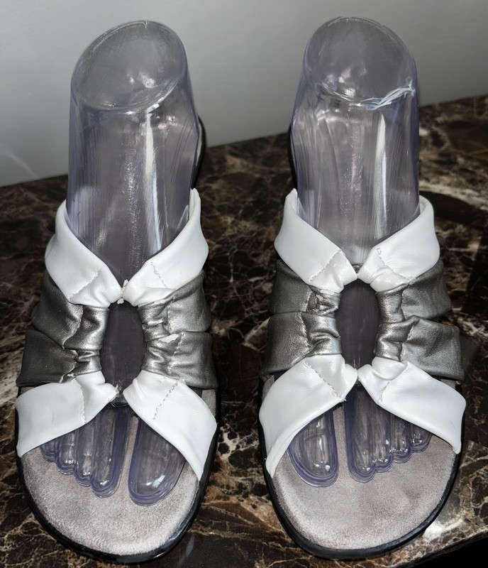 Woman’s White And Silver Slide Sandals By Aerosoles  Size 9 Comfortable Nice! 