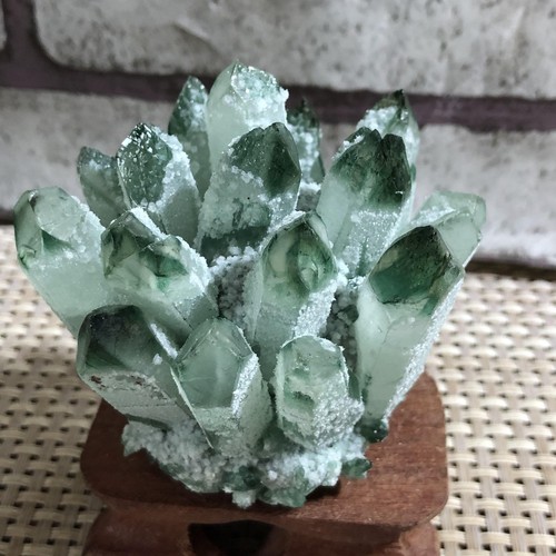 Neufund grüner Phantom Quarz Kristall Cluster Mineral Probe Heilung 192g d62