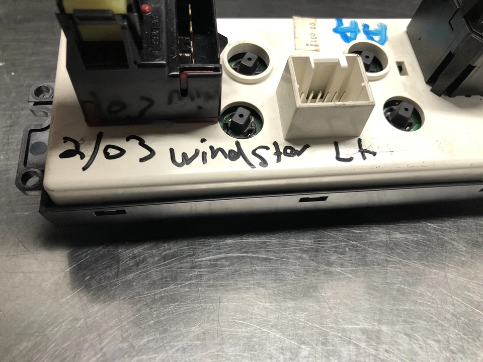 Ford Windstar 1999-2003 calefacción aire acondicionado temperatura climatización aire trasero Foto 3 de 4