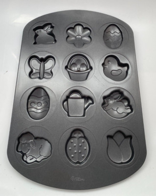 Wilton Non-Stick Cookie  Pan Easter Theme 12 Cavities 16'' by 11'' Animals Eggs