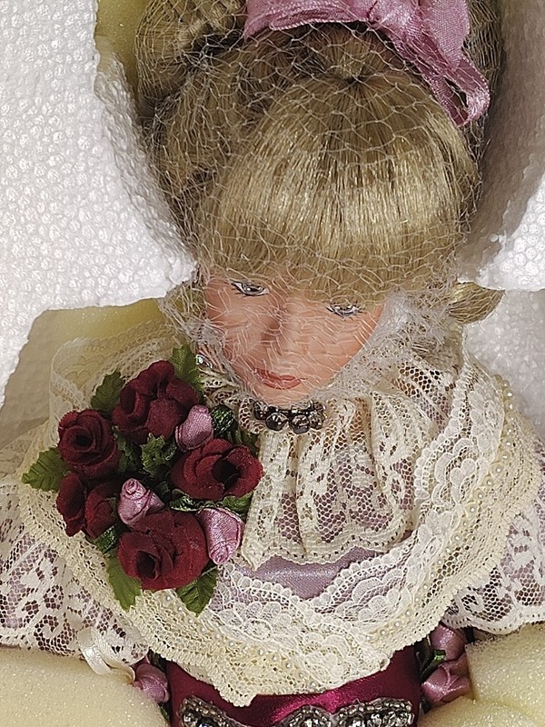 Rustie 1999 Catherine Anne Porcelain Doll 19” Tori Artist. NIB COA 501/2000 Read