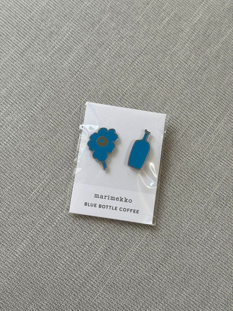 Marimekko x BLUE BOTTLE COFFEE Unikko Pin Set Limited Marimekko x BLUE BOTTLE COFFEE Unikko Pin Set Limited
