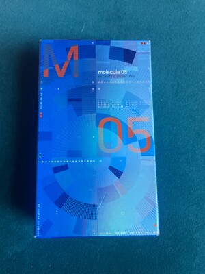 Escentric Molecules '' Escentric 05 '' 100ml M
