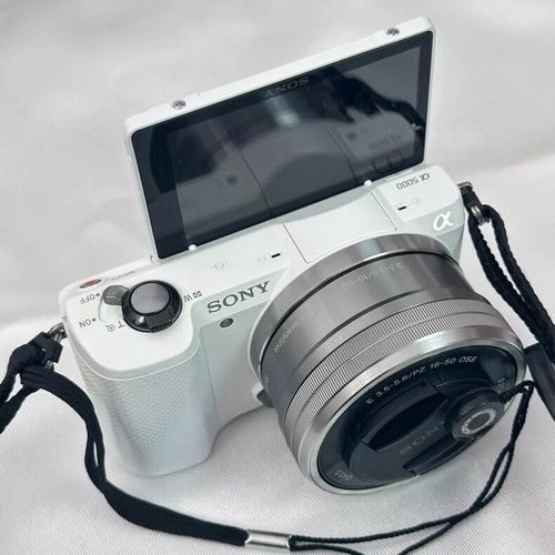 Sony Alpha a5000 Digital Mirrorless Camera Body with PZ 16-50mm OSS Lens - Picture 3 of 10