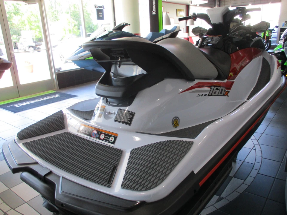 Moto acuática Kawasaki STX 160 X 2024 Foto 4 de 4