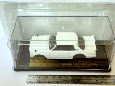 W804 新品 hachette NISSAN SKYLINE 2000GT-R s-l400.jpg