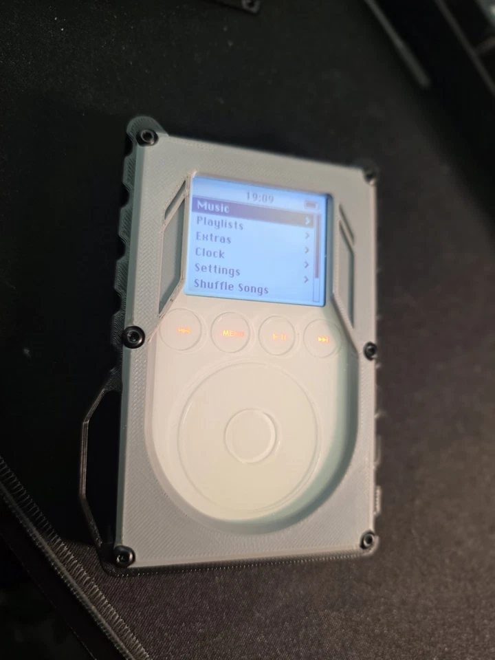 iPod 3rd Generation 10GB  CASE - Image 2 of 4