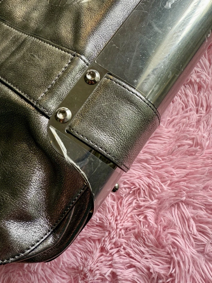 Bolso metálico Galería Puma Serpentine John M Armleder 2008 Foto 4 de 4