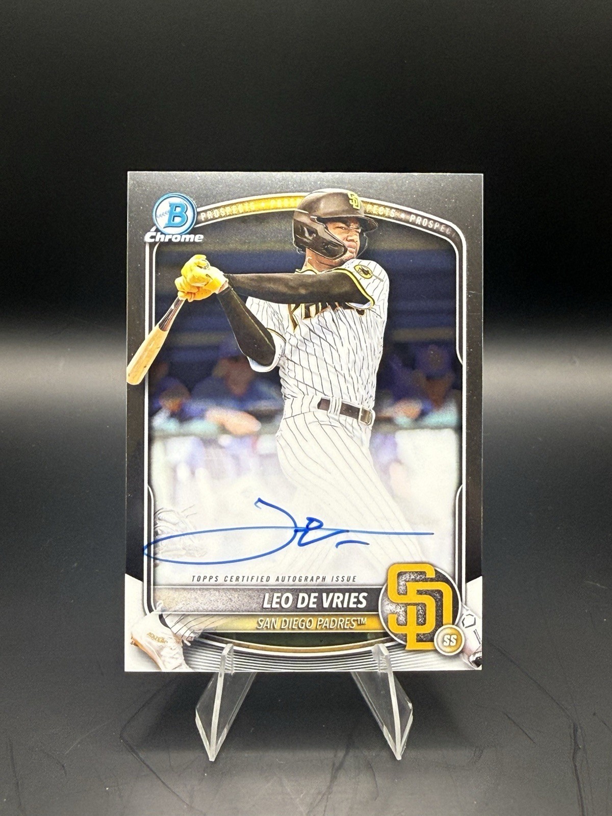 2025 Bowman - Chrome Prospect Autographs Leo De Vries #CPA-LD (AU, RC)